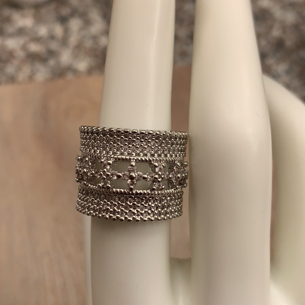 S925 Sterling Silver Ring - Picture 3 of 4